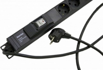Блок розеток Hyperline SHE-15SH-3IEC-B-2.5EU