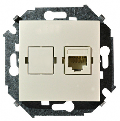 Розетка Simon 1591598-031