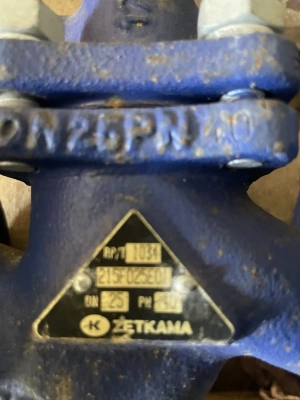 Клапан запорный стальной, Zetkama 215F-025-E01 Ду 25 Ру40