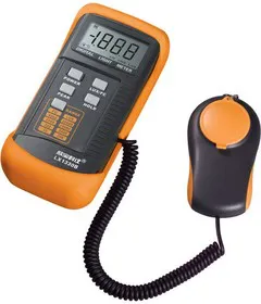 Измеритель освещенности LX1330B