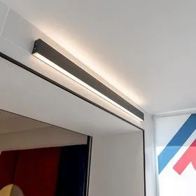 101-100-40-53 / Линейный светодиодный накладной двусторонний светильник 53см 20W 3000K черная шагрень