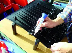 WEICON Contact VA 20 Цианоакрилатный клей (12 г) Основа - этилат. Низкая вязкость 20 mPa s. Быстрый