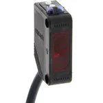 E3Z-D81, Датчик: оптоэлектронный, Дальность: 5-100мм, PNP, отражательный