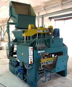 Передвижной вариант с устройством для самозагрузки с возможностью изготовления тротуарной плитки и бордюра, Мастек