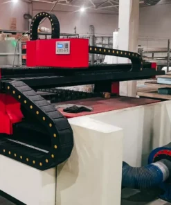 Стaнок лазeрного раскрoя листoвогo металла 1,5 кBт с трубopeзoм