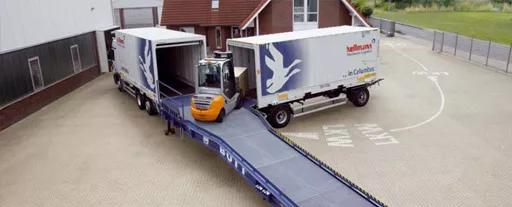 Мобильная рампа, рампа мобильная ,передвижная погрузочная мобильная эстакада, Мобильная рампа